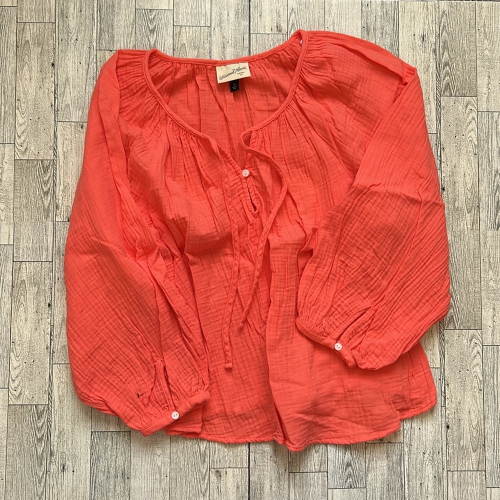 Universal Thread coral blouse size M